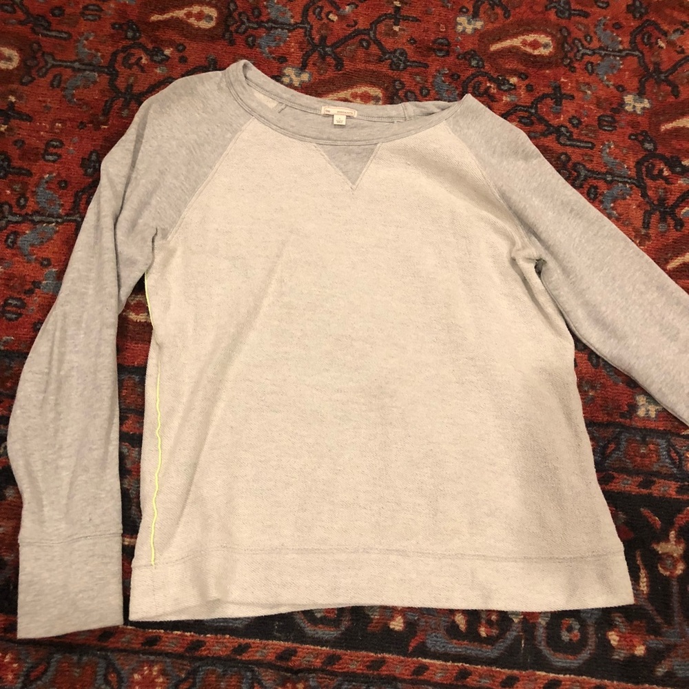 Gap fitted gray swearshirt